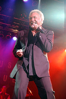 220px-tom_jones_concert.jpg